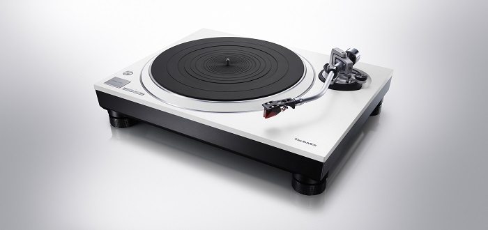 Technics präsentiert Streaming-Verstärker SU-GX70 & Farbausführung des Plattenspielers SL-1500C-W