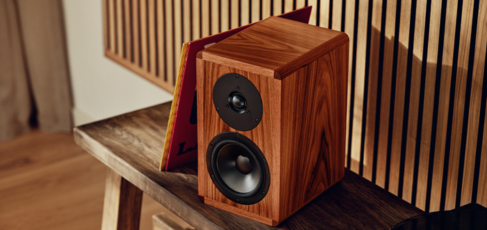 AXPONA 2026: Dynaudio stellt Premium-Kompaktlautsprecher Legend vor